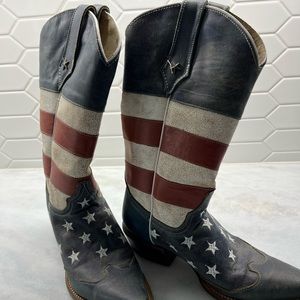 Women’s cowgirl boots worn couple times , good quality good condition